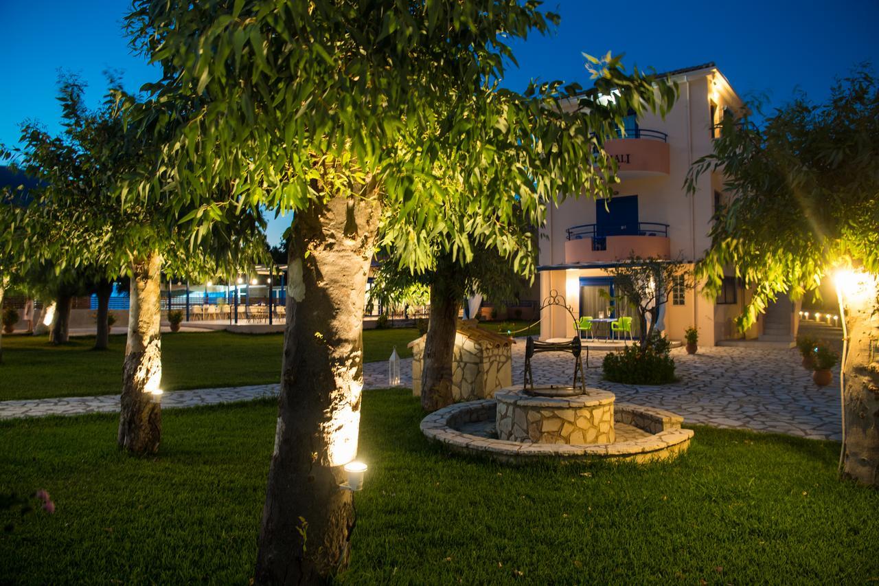 Akroyiali Resort วาซีลีกี ภายนอก รูปภาพ